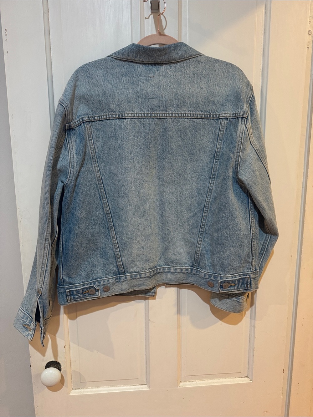 Levi's Light Wash Denim Trucker Jacket - Picture 4 of 4